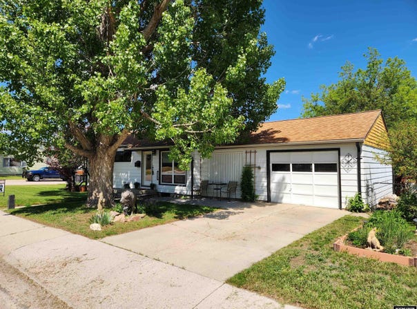 1001 Country Club Road, Casper, WY 82609