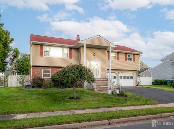 4 Charles Court, Edison, NJ 08820