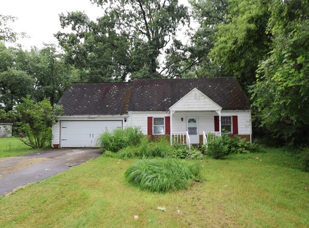 20600 Louise Lane, South Bend, IN 46614