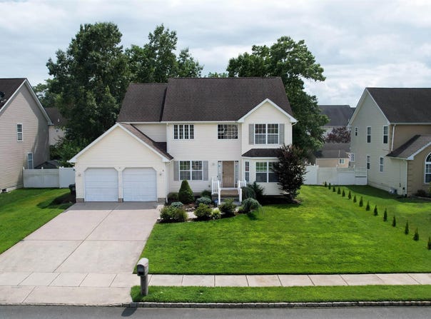 112 Cara Mia Lanne, Galloway Township, NJ 08205