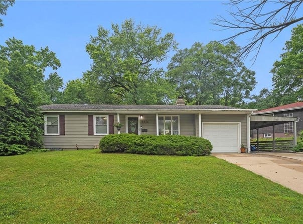 5536 N HIGHLAND Avenue, Kansas City, MO 64118
