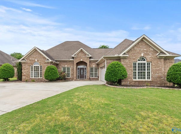 2201 Martinwood Lane SW, Decatur, AL 35603