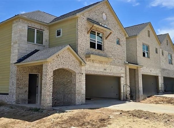 120 Homes Drive, Grand Prairie, TX 75050