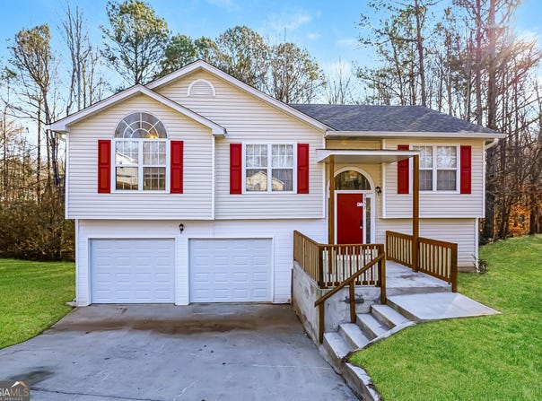 3957 Edgebrook, Flowery Branch, GA 30542