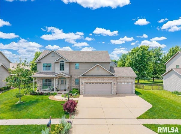 1712 RUSTIC OAK Drive, Washington, IL 61571