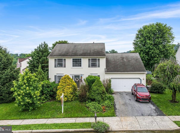 1049 CHRISTINA DRIVE, LEESPORT, PA 19533