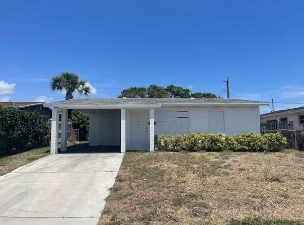 1104 W 24th St, Riviera Beach, FL 33404