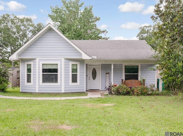 8474 Harold Dr, Denham Springs, LA 70726