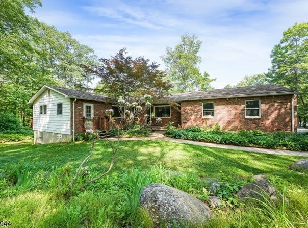 207 Ridge Rd, West Milford Twp., NJ 07480-3112