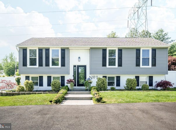 1 HIGHVIEW Road, CONOWINGO, MD 21918