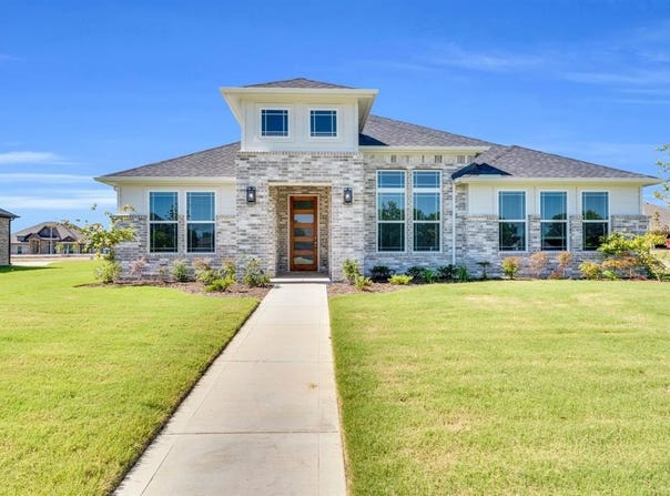 1924 Comanche Drive, DeSoto, TX 75115