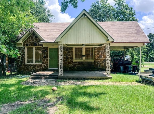 217 Polk St, Gilmer, TX 75644