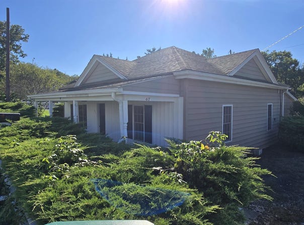 617 WESTERN RD, WAYNESBORO, VA 22980