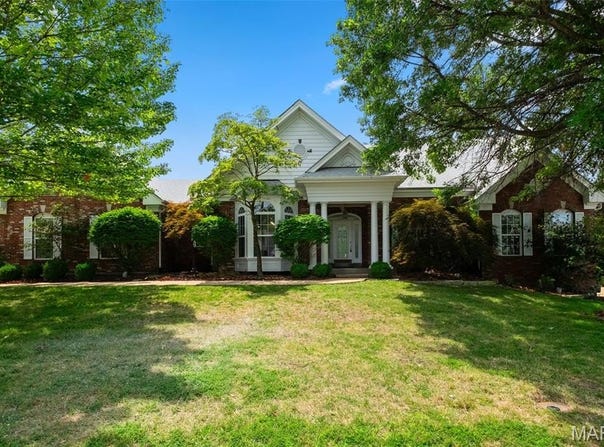 17626 Lasiandra Drive, Chesterfield, MO 63005