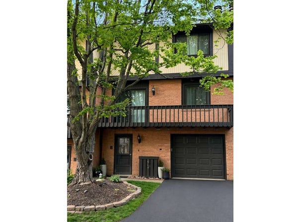 2764 Bingham, Upper St Clair, PA 15241