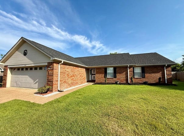 1302 WINDOVER LANE, West Memphis, AR 72301