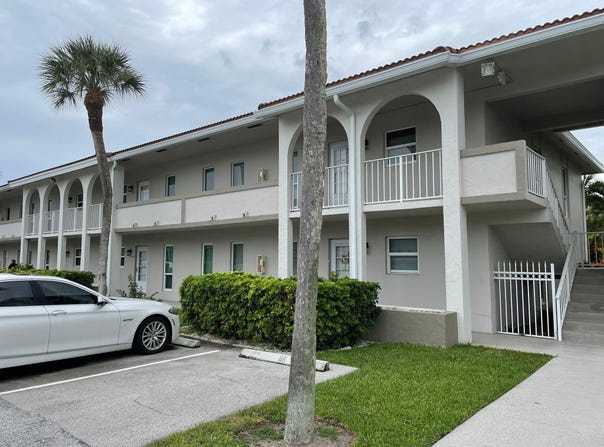 250 NE 20th Street, Boca Raton, FL 33431