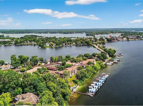 4371 Wilshire Boulevard, Mound, MN 55364
