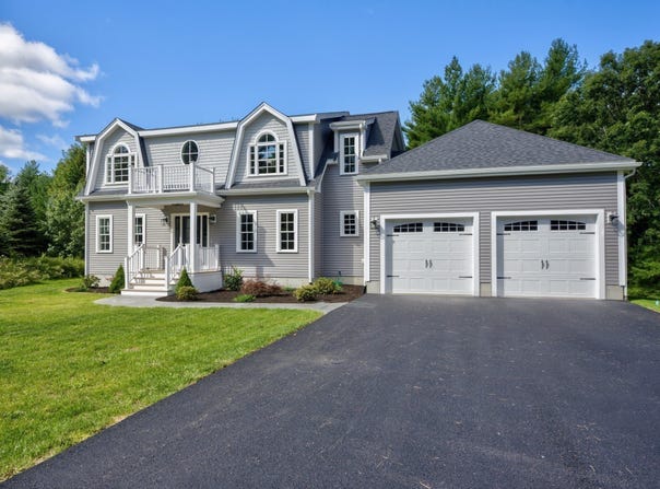 19 Elk Run Drive, Middleboro, MA 02346