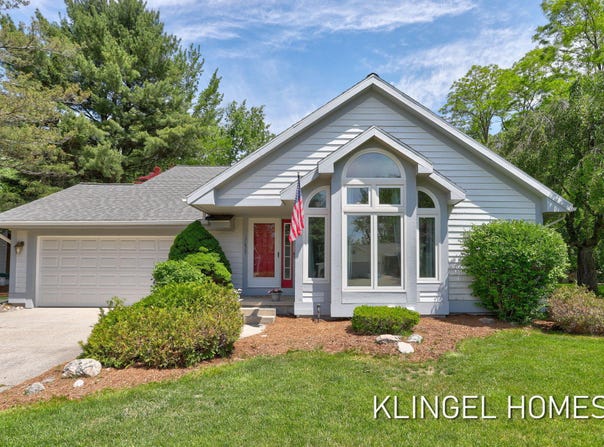 17829 Cherokee Drive, Spring Lake, MI 49456