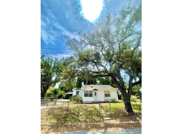 37 W MARTIN LUTHER KING JR DRIVE, TARPON SPRINGS, FL 34689
