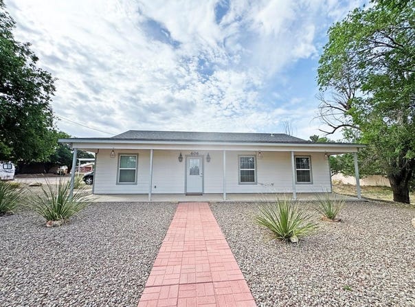 606 E Brown St, Alpine, TX 79830