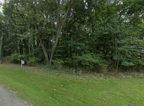 174 St Peters Drive, Douglas, MI 49406