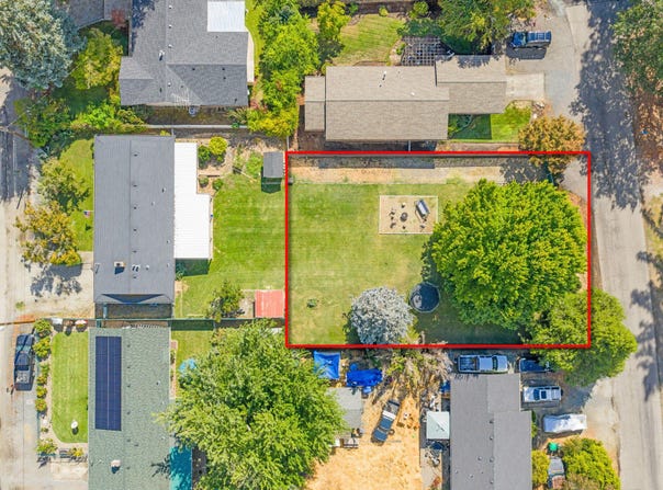 Kellogg Street, Gold Hill, OR 97525