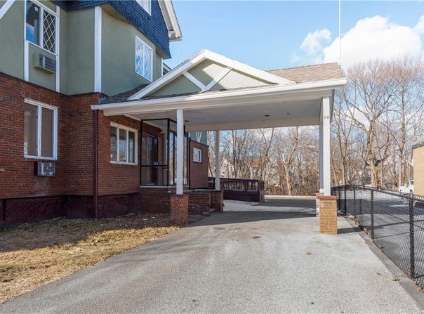 58 Hamlet Avenue, Woonsocket, RI 02895