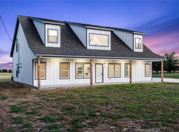 601 E 7th Street, McGregor, TX 76657