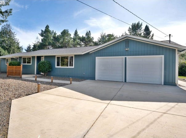 2034 45TH ST, Florence, OR 97439