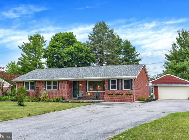 225 E GLENN Road, HERSHEY, PA 17033