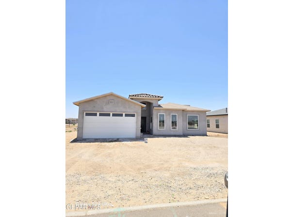 450 Perla Bonita Road, Clint, TX 79836