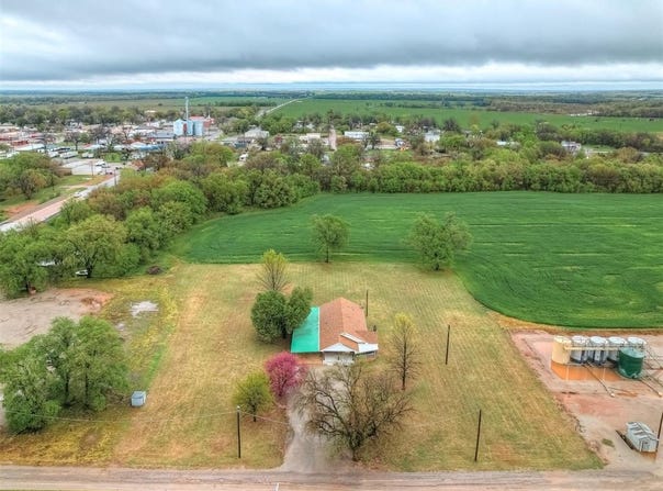 901 Ripley Street, Maysville, OK 73057