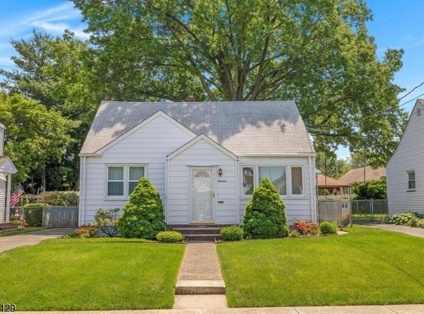 13 Wonham St, Clifton City, NJ 07013-3028