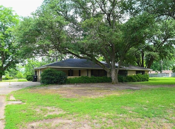 231 Mill Pond Road, Springhill, LA 71075