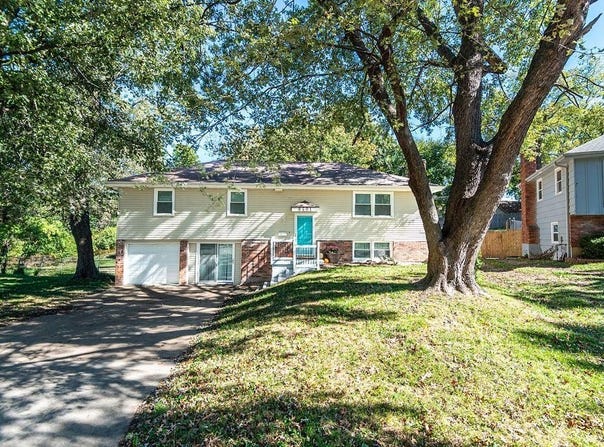 8401 Arlington Avenue, Raytown, MO 64138