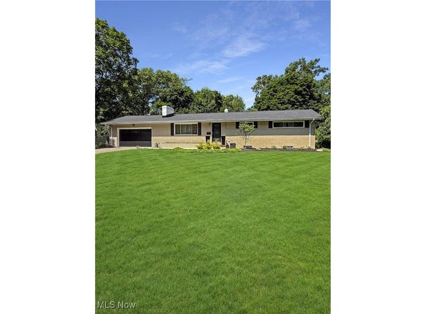 3124 Harriett Road, Silver Lake, OH 44224