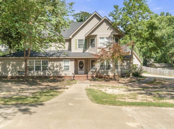 16 Woodcrest Drive, Searcy, AR 72143