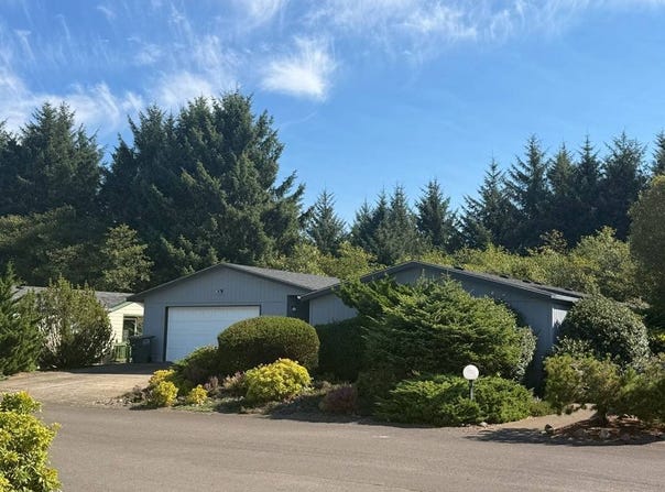 6220 NE Evergreen Ln, Newport, OR 97365