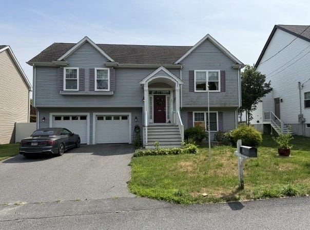 17 Lynwood Street, Fall River, MA 02721