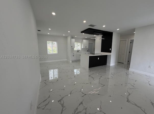2800 NW 164th St, Miami Gardens, FL 33054