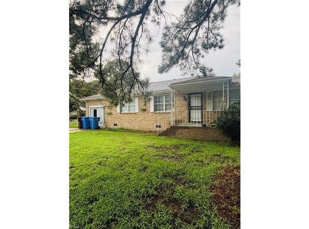 2432 Strawberry Lane, Chesapeake, VA 23324