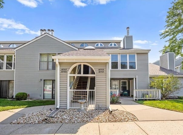 8753 W 106th Terrace, Overland Park, KS 66212