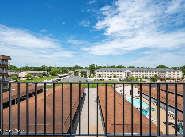 3030 Breckenridge Ln, Louisville, KY 40220
