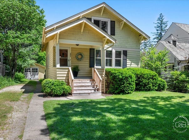 285 Forest Avenue, Glen Ellyn, IL 60137
