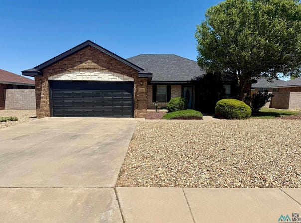 520 Almond Tree Lane, Clovis, NM 88101-1735