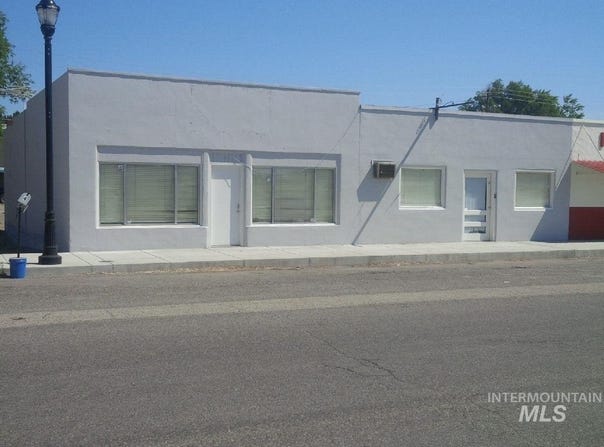 6 W Owyhee Ave, Homedale, ID 83628