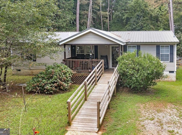 450 Lakeshore Drive, Jackson, GA 30233