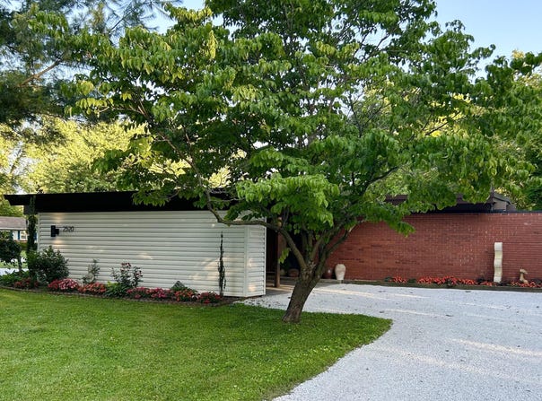 2520 W Weatherly Drive, Springfield, MO 65807